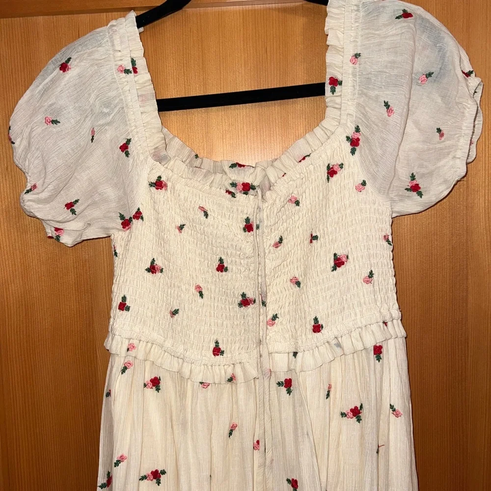 Floral Embroidered Maxi Dress - Picture 2 of 5